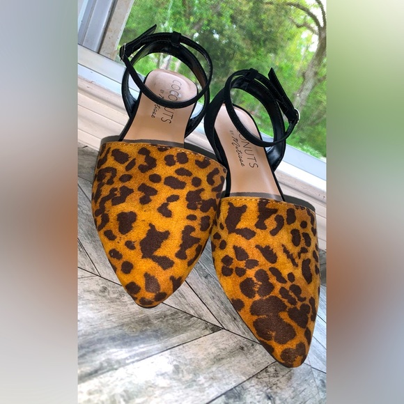 Coconuts by Matisse Leopard Print Pointed Toe, Ankle Strap Flats - Picture 3 of 10